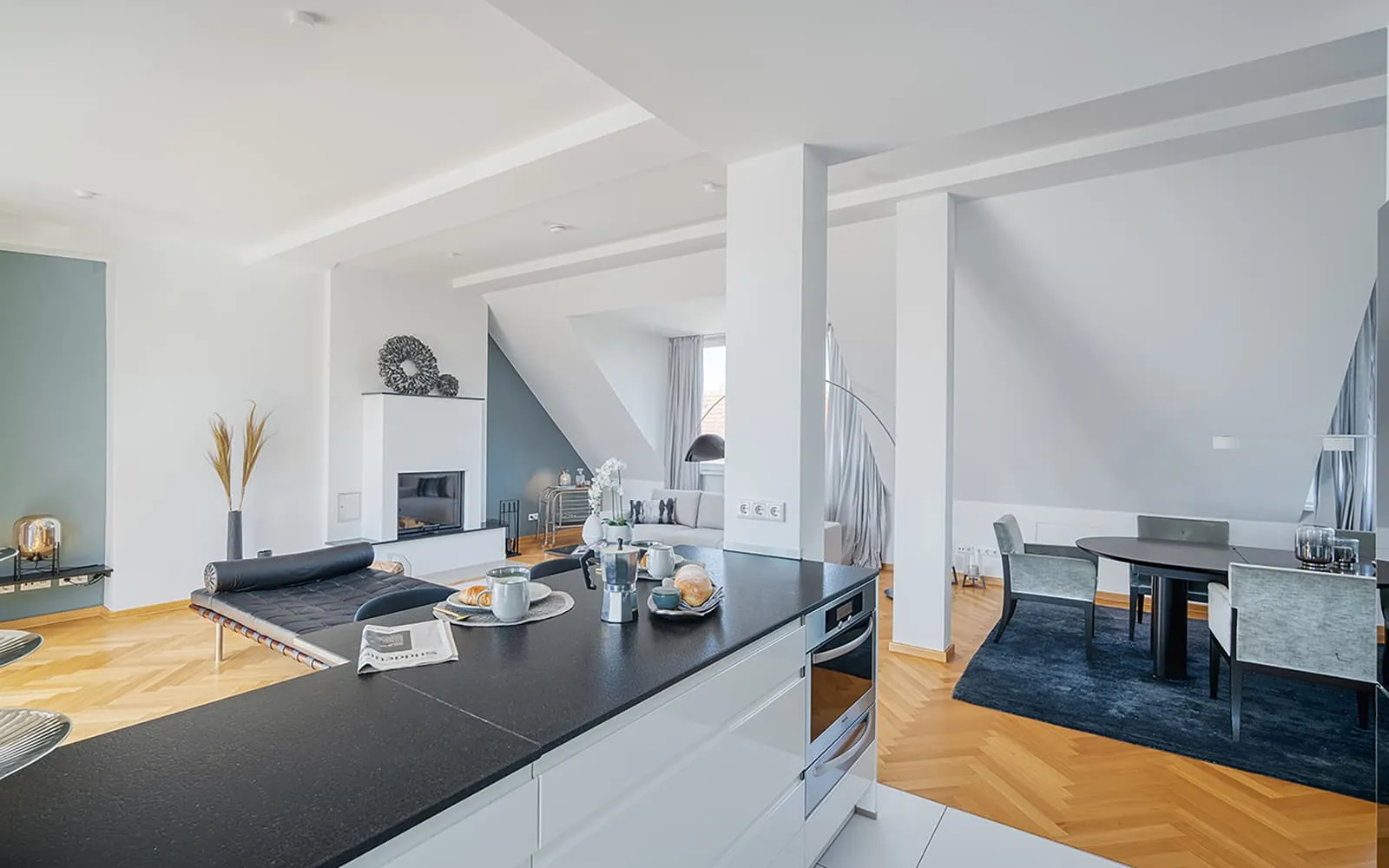 Immobilienfotografie Berlin – Wohn- & Küchenbereich